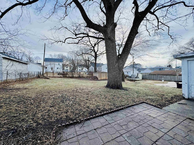 view of yard featuring a patio area