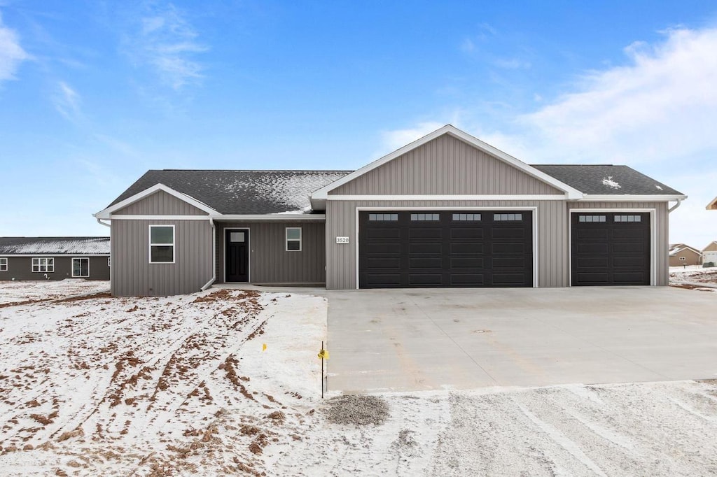 view of front of house featuring a garage