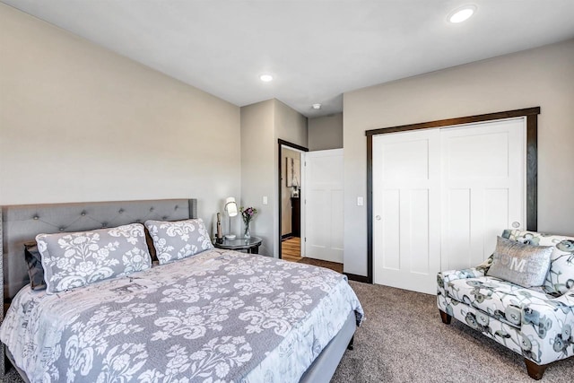 bedroom featuring carpet floors