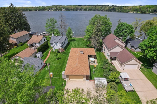 bird's eye view featuring a water view