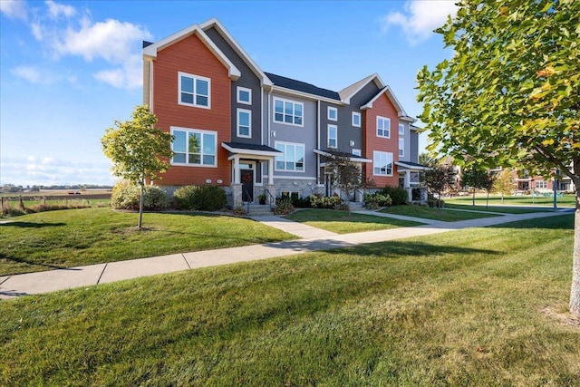 view of front of property with a front yard