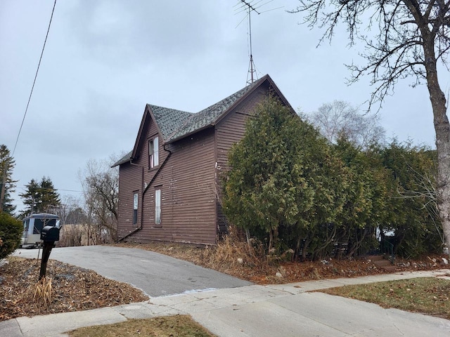 view of home's exterior