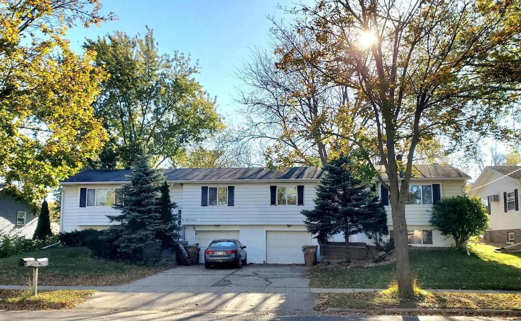 view of front facade with a garage