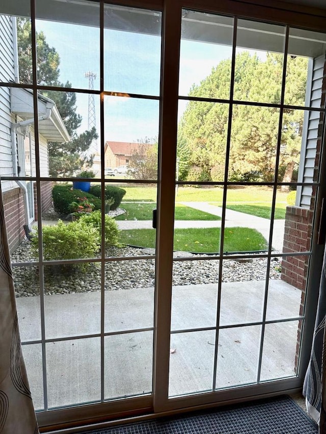 entryway featuring plenty of natural light