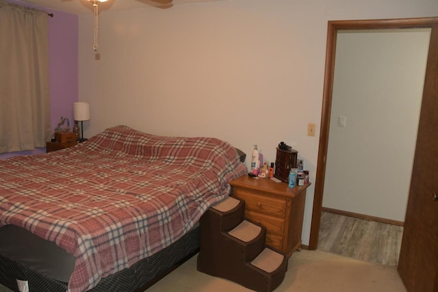 bedroom with ceiling fan