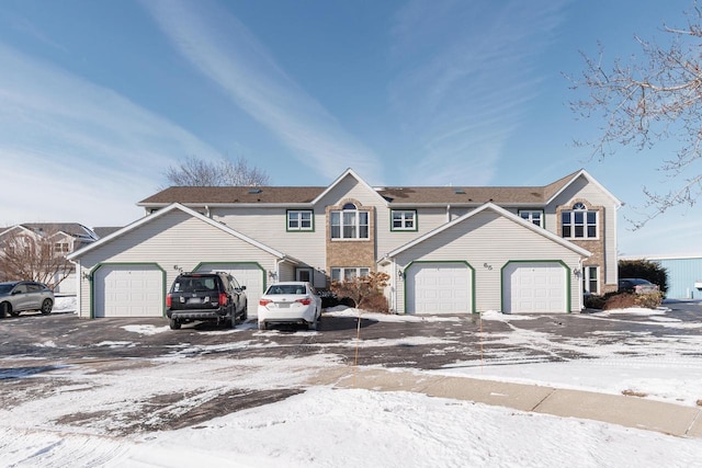 view of front facade featuring a garage