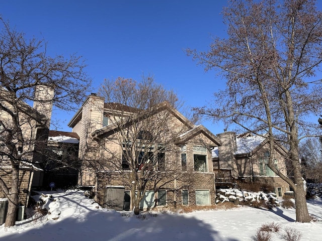 view of front facade featuring a deck