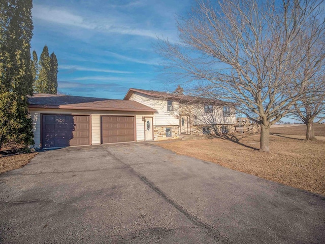 view of front of house featuring a garage