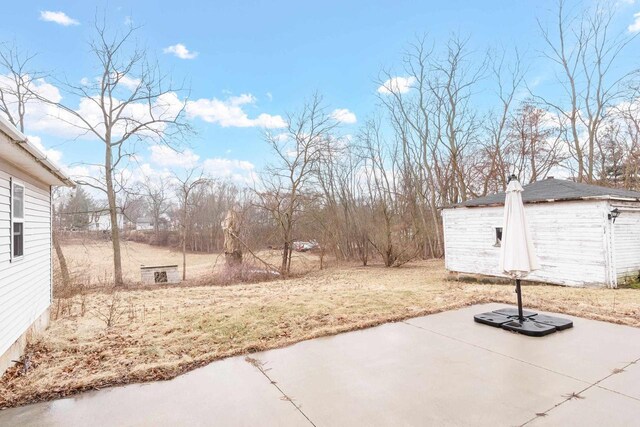 1033 Vernon St, Stoughton, WI 53589 - view of yard with a patio area