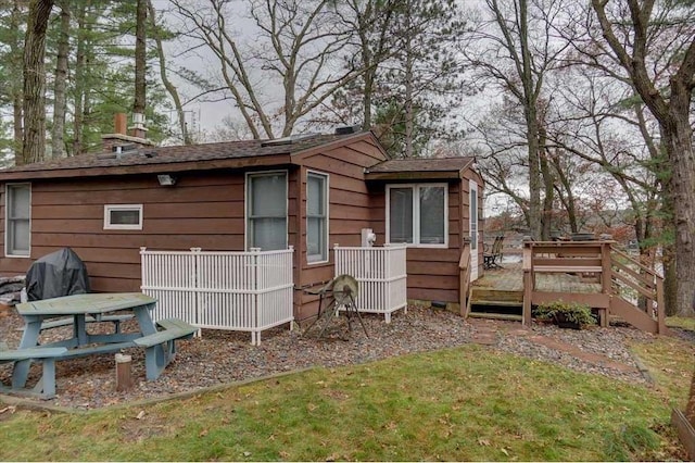 view of outdoor structure with a yard