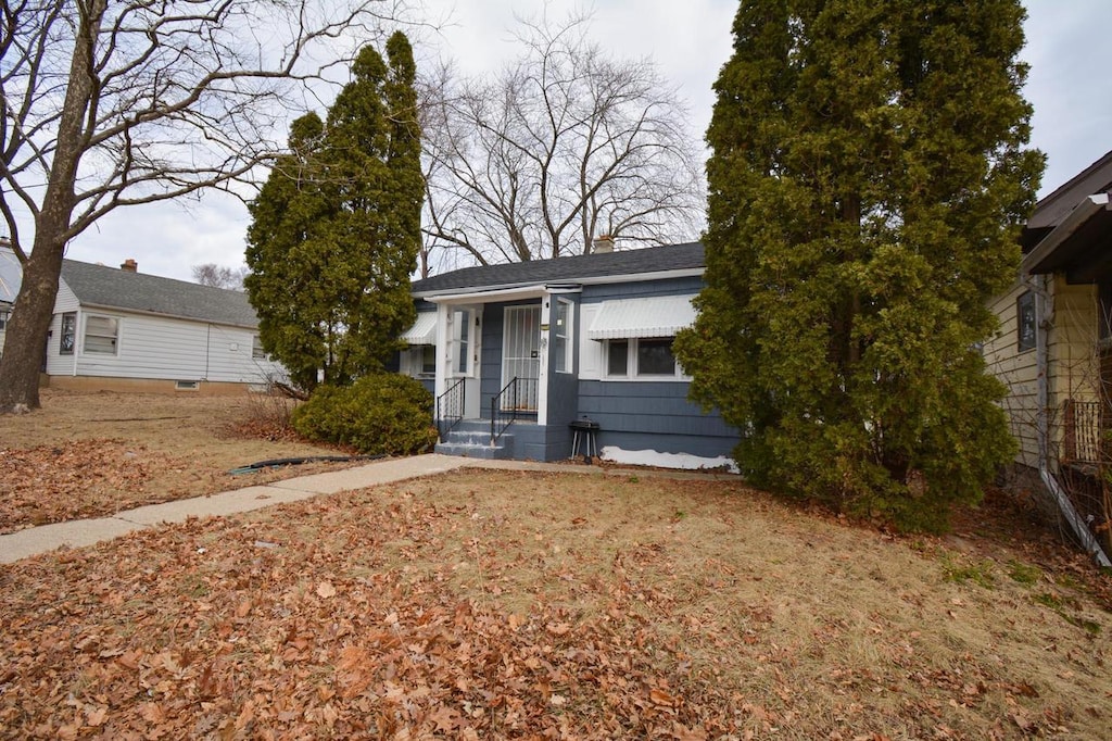 view of front of property