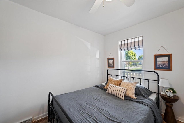 bedroom with ceiling fan