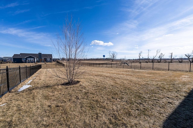 view of yard featuring a rural view