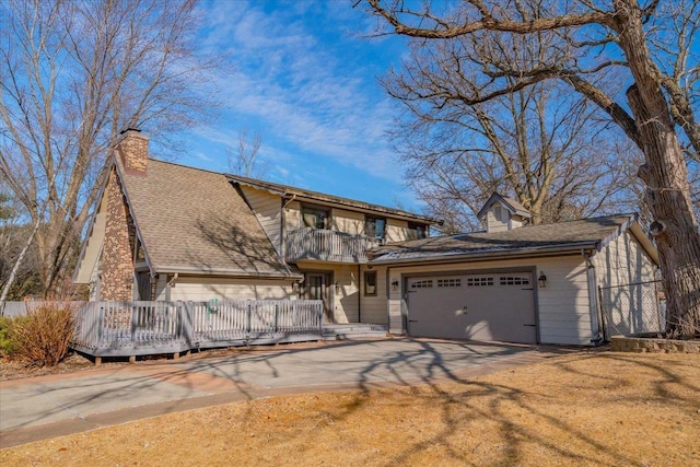 view of front of home featuring a wooden deck