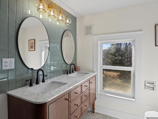 bathroom with vanity