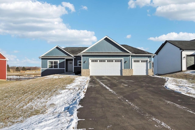 view of front facade with a garage