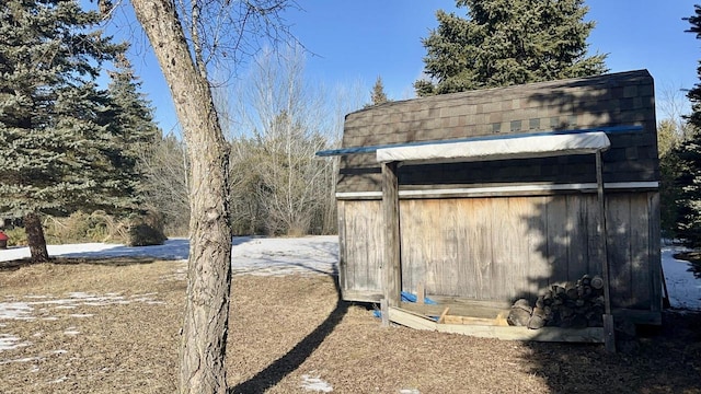 view of outbuilding