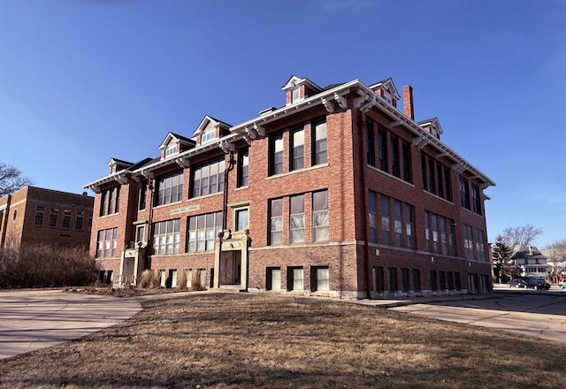 view of building exterior