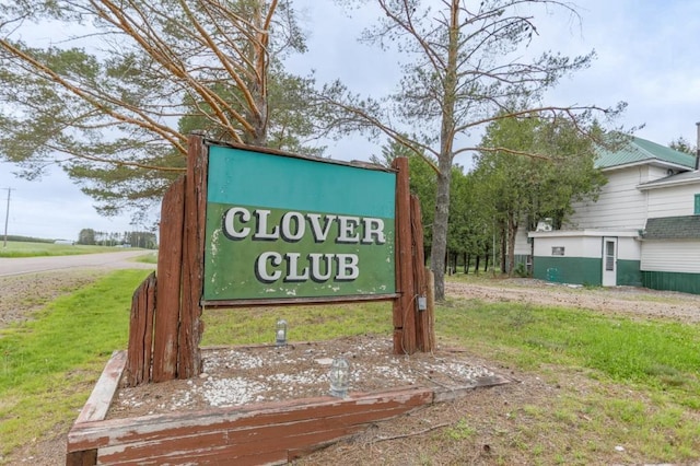 view of community / neighborhood sign