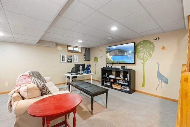 living room featuring carpet flooring, recessed lighting, a paneled ceiling, and baseboards