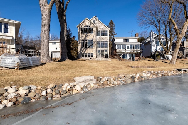 view of front of property