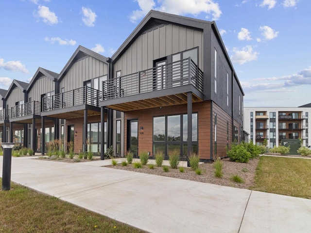 4163 E Hemlock Dr Unit 108, Oak Creek, WI 53154