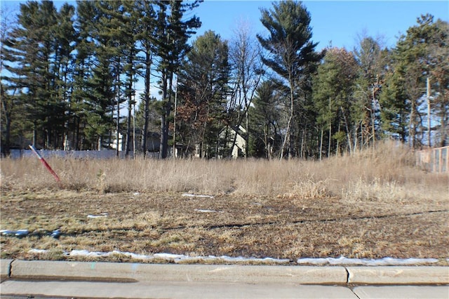 Listing photo 3 for 3346 Forest Gln, Eau Claire WI 54701