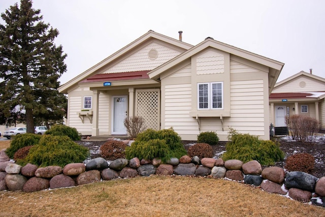 view of front facade