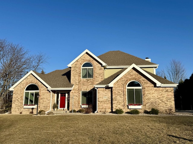 view of front property featuring a front yard