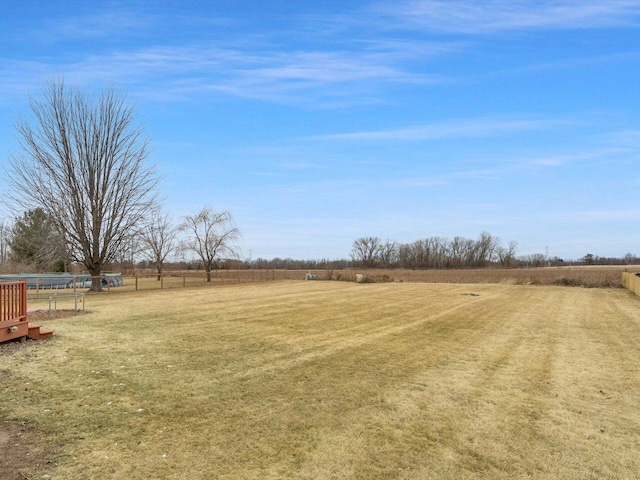 view of yard featuring a rural view