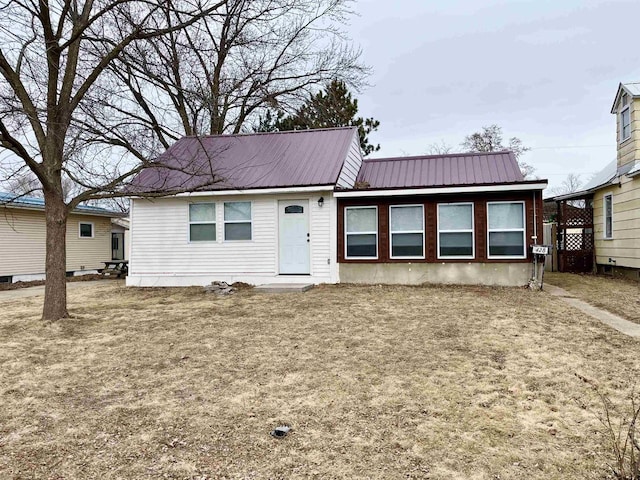 view of front of property