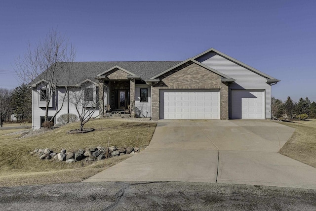 view of front facade featuring a garage