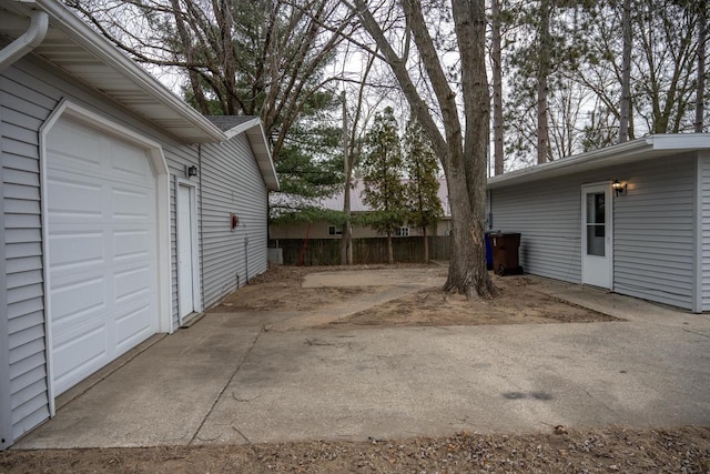 view of yard featuring a garage