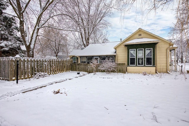 view of front of property