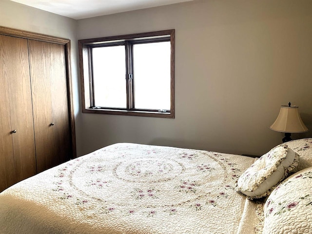 bedroom featuring a closet