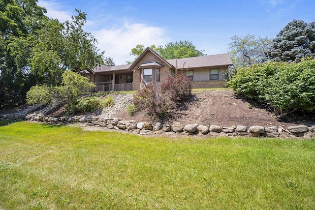 view of front of house with a front yard