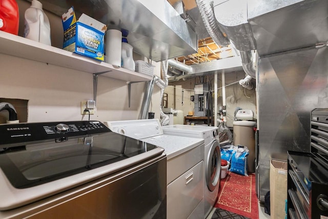 laundry area featuring washer and clothes dryer