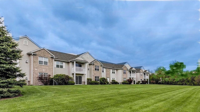 exterior space featuring a yard