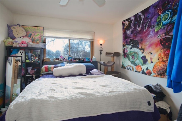 bedroom featuring ceiling fan