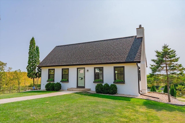 view of front of house featuring a front yard