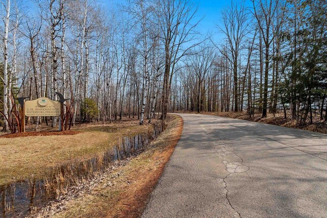 2532 Huntington Way, Suamico, WI 54173 - view of street