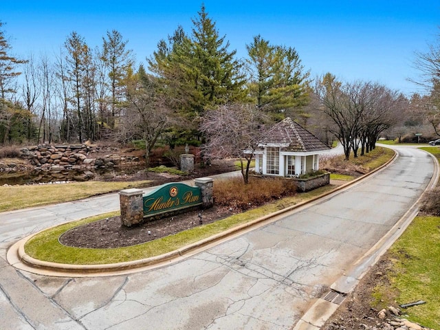 2532 Huntington Way, Suamico, WI 54173 - view of street featuring curbs
