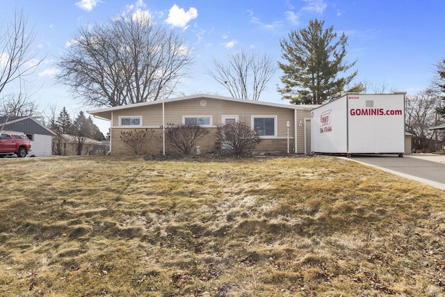 view of front of property with a front yard