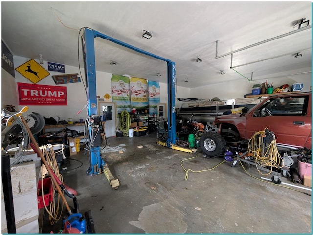 3067 N River Rd, Oconto, WI 54153 - view of garage
