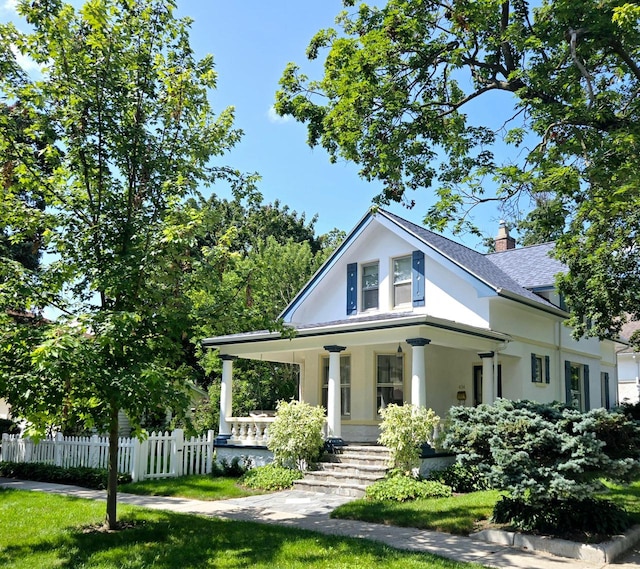 view of front of home featuring a porch