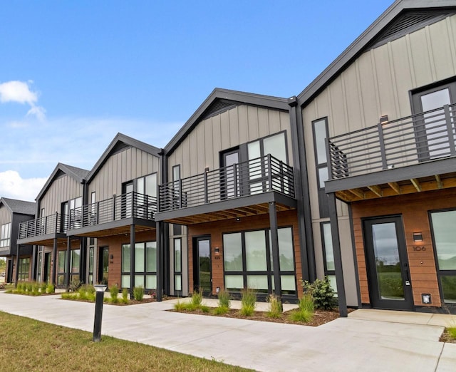 4163 E Hemlock Dr Unit 105, Oak Creek, WI 53154