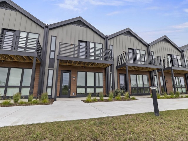4163 E Hemlock Dr Unit 105, Oak Creek, WI 53154