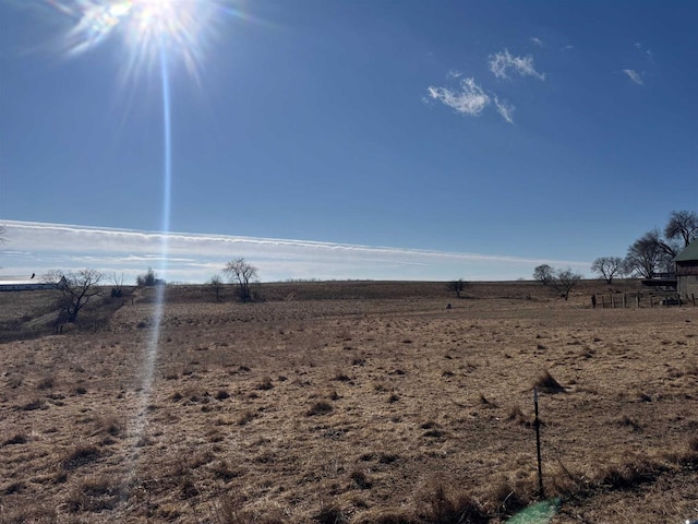 view of yard featuring a rural view