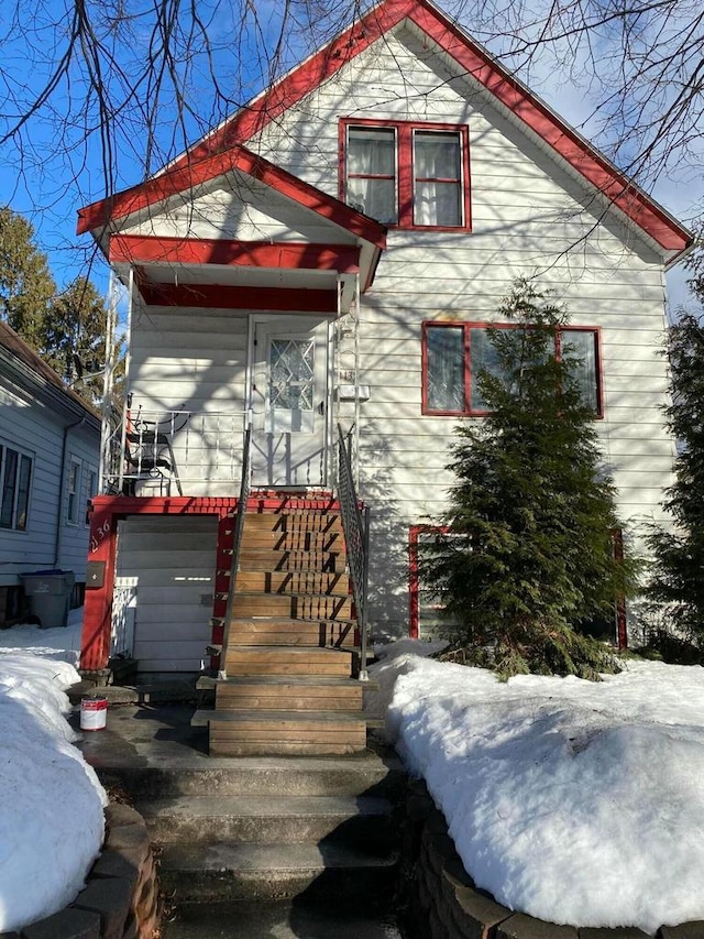 view of front of house featuring a garage