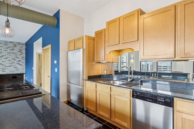 kitchen with sink, decorative backsplash, hanging light fixtures, stainless steel appliances, and light brown cabinets